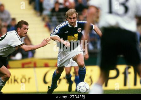 Calcio, firo: 21 maggio 1996 preparazione Campionato europeo di calcio Euro European Championship, partita amichevole, preparazione per la partita internazionale 1996, foto di archivio, foto di archivio, immagini di archivio, gioco di addio Rudi Voller squadra di Rudi - nazionale Rudi Voller, azione individuale Foto Stock