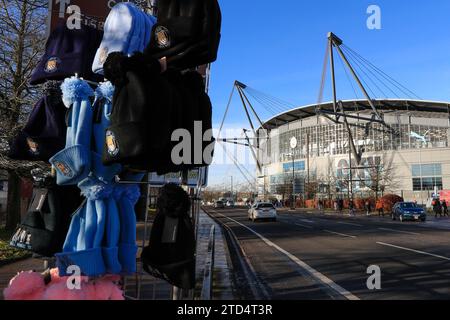 Manchester, Regno Unito, 16 dicembre 2023. All'esterno dell'Etihad Stadium davanti alla partita di Premier League Manchester City vs Crystal Palace all'Etihad Stadium, Manchester, Regno Unito, 16 dicembre 2023 (foto di Conor Molloy/News Images) credito: News Images Ltd/Alamy Live News Foto Stock