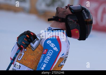 Cyprien Sarrazin (fra) gareggia durante l'Audi FIS Alpine Ski World Cup, menÂ&#x80;&#x99;s Downhill Race sul Saslong Slope in Val Gardena il 16 dicembre 2023, Val Gardena, Bolzano, Italia. Foto Stock