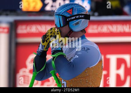 Benjamin Jacques Alliod (ITA) gareggia durante l'Audi FIS Alpine Ski World Cup, menÂ&#x80;&#x99;s Downhill Race sul Saslong Slope in Val Gardena il 16 dicembre 2023, Val Gardena, Bolzano, Italia. Foto Stock