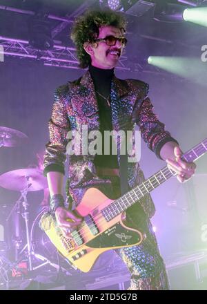 Nottingham, Regno Unito. 15 dicembre 2023, evento: Rock City. “The Darkness” supportato da “Bad Nerves”. Nella foto: Bassista The Darkness. Credito: Mark Dunn Photography Foto Stock