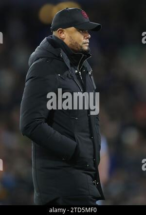 Burnley, Regno Unito. 16 dicembre 2023. Vincent Kompany manager del Burnley durante la partita di Premier League a Turf Moor, Burnley. Foto di credito dovrebbe leggere: Jessica Hornby/Sportimage credito: Sportimage Ltd/Alamy Live News Foto Stock