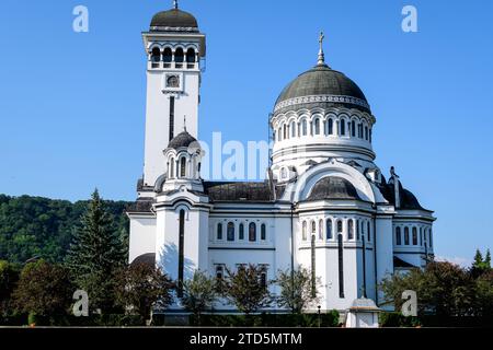 Chiesa Ortodossa della Santissima Trinità (Biserica Sfanta Treime) nella città di Sighisoara vicino al fiume Tarnava Mare, nella regione della Transilvania (Transilvania), in Romania, in A. Foto Stock