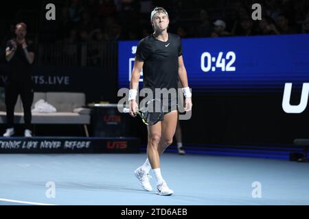 London Docklands, Regno Unito. 16 dicembre 2023. Londra, Regno Unito, il 16 dicembre 2023. Holger "The Viking" Rune festeggia durante la sua partita contro GA"l'Monf" Monfils durante l'UTS London Tennis presso l'Excel Centre di Londra Docklands, Regno Unito, il 16 dicembre 2023. Foto di Joshua Smith. Solo per uso editoriale, licenza necessaria per uso commerciale. Nessun utilizzo in scommesse, giochi o pubblicazioni di un singolo club/campionato/giocatore. Credito: UK Sports Pics Ltd/Alamy Live News Foto Stock