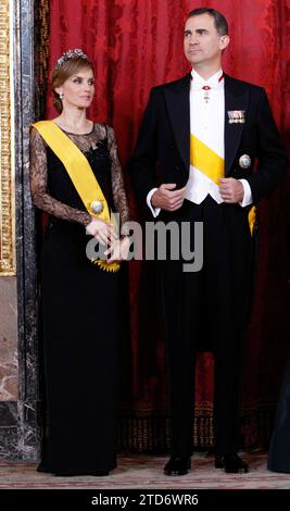 06/09/2014. Palazzo reale. Madrid. Spagna. Cena di gala in onore del presidente del Messico Enrique Peña Nieto e di sua moglie Angelica Rivara. I principi delle Asturie Don Felipe e Doña Letizia e i re Don Juan Carlos e Doña Sofia presiedono la cena. Foto: Di San Bernardo. archdc. Crediti: Album / Archivo ABC / Eduardo San Bernardo Foto Stock