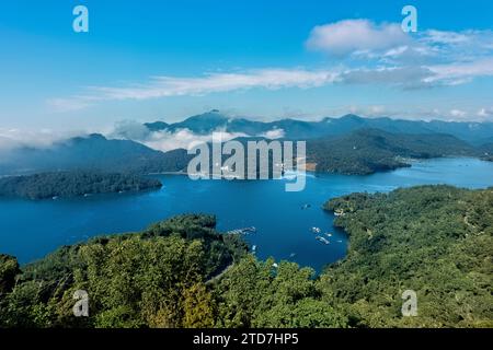 Vista del Lago Sun Moon dalla Pagoda ci'en, dal Lago Sun Moon, Taiwan Foto Stock