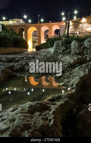 Una delle perle della Puglia, piena di fascino in ogni angolo, in ogni strada, da ogni punto di vista Foto Stock