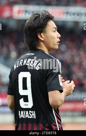 Norimberga, Germania. 16 dicembre 2023. Calcio: Bundesliga 2, 1. FC Norimberga - Hamburger SV, giorno 17 allo stadio Max Morlock. Daichi Hayashi di Norimberga. Credito: Daniel Karmann/dpa - NOTA IMPORTANTE: in conformità con le norme della DFL German Football League e della DFB German Football Association, è vietato utilizzare o utilizzare fotografie scattate nello stadio e/o della partita sotto forma di immagini sequenziali e/o serie di foto simili a video./dpa/Alamy Live News Foto Stock