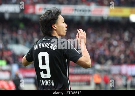 Norimberga, Germania. 16 dicembre 2023. Calcio: Bundesliga 2, 1. FC Norimberga - Hamburger SV, giorno 17 allo stadio Max Morlock. Daichi Hayashi di Norimberga. Credito: Daniel Karmann/dpa - NOTA IMPORTANTE: in conformità con le norme della DFL German Football League e della DFB German Football Association, è vietato utilizzare o utilizzare fotografie scattate nello stadio e/o della partita sotto forma di immagini sequenziali e/o serie di foto simili a video./dpa/Alamy Live News Foto Stock