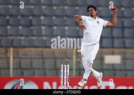 Bengalese test player left arm off break bowler Taijul Islam durante il primo test del Bangladesh-nuova Zelanda primo giorno due prima sessione al Sylhet Internatio Foto Stock