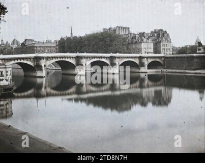 Parigi (i arr.), Francia il Quai de l'Horloge sul Île de la Cité, la Senna e il Pont Neuf visti dal Quai du Louvre, Habitat, architettura, Isola, fiume, ingegneria civile, architettura civile pubblica, Quay, Bridge, Francia, Parigi, la Senna, Île de la Cité, Louvre, 04/07/1918 - 04/07/1918, Léon, Auguste, fotografo, Autochrome, foto, vetro, Autochrome, foto, positivo, orizzontale, dimensioni 9 x 12 cm Foto Stock