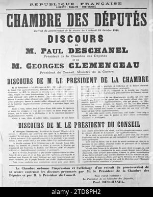 Parigi, Francia poster dei discorsi di Paul Deschanel e Georges Clemenceau alla camera dei deputati il 18 ottobre 1918, registrazione, informazione, prima guerra mondiale, vita politica, poster, pace, discorso, Francia, Parigi, manifesti degli interventi della sig.ra Paul Deschanel, Georges Clémenceau 10/18 1918, Parigi, 24/11/1918 - 24/11/1918, Léon, Auguste, fotografo, Gélatino-argentique, vetro, Autochrome, foto, Négatif, negativo, foto, verticale, dimensioni 9 x 12 cm Foto Stock