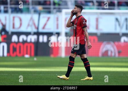 Milano, Italia. 17 dicembre 2023. Olivier Giroud dell'AC Milan guarda durante la partita di serie A tra AC Milan e AC Monza allo Stadio Giuseppe Meazza il 17 dicembre 2023 a Milano. Crediti: Marco Canoniero/Alamy Live News Foto Stock
