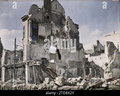 Reims, Marne, Champagne, Francia, prima guerra mondiale, rovine, bombardamenti, Rubble, post-guerra, Francia, Reims, dintorni della Cattedrale, Reims, 20/06/1919 - 20/06/1919, Léon, Auguste, fotografo, 1919 - Reims - Auguste Léon - (aprile-juin), Autochrome, Photo, Glass, Autochrome, foto, positiva Foto Stock