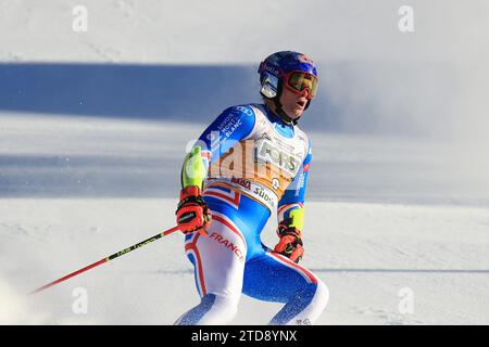 Alta Badia, Italia. 17 dicembre 2023. Coppa del mondo di sci alpino 2024 in alta Badia, Italia, il 17 dicembre 2023. Slalom gigante maschile, in azione Alexis Pinturault (fra) © Pierre Teyssot/Maxppp credito: MAXPPP/Alamy Live News Foto Stock