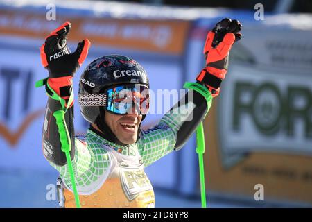 Alta Badia, Italia. 17 dicembre 2023. Coppa del mondo di sci alpino 2024 in alta Badia, Italia, il 17 dicembre 2023. Slalom gigante maschile, in azione Joan Verdu (E) © Pierre Teyssot/Maxppp Credit: MAXPPP/Alamy Live News Foto Stock