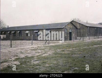 Parigi (XVI arrondissement), Francia caserma americana all'autodromo di Auteuil, relazioni internazionali, prima guerra mondiale, società, caserma, alleati, intervento americano, post-guerra, esercito, Francia, Parigi, caserma americana presso l'Ippodromo d'Auteuil, Arrondissement XVI, 12/04/1919 - 12/04/1919, Léon, Auguste, fotografo, Autochrome, foto, vetro, Autochrome, foto, positivo, orizzontale, dimensioni 9 x 12 cm Foto Stock