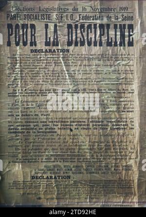 Parigi, Francia poster del Partito socialista (SFIO) per le elezioni legislative del novembre 1919, registrazione, informazione, vita politica, poster, partito politico, elezione, investitura, socialismo, comunismo, Francia, Parigi, manifesti per le elezioni legislative, Parigi, 12/11/1919 - 12/11/1919, Léon, Auguste, fotografo, Autochrome, foto, vetro, Autochrome, foto, positivo, verticale, dimensioni 9 x 12 cm Foto Stock