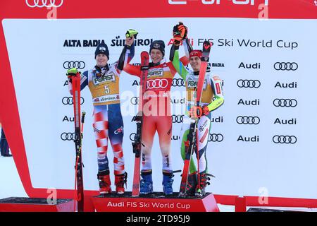 La Villa Val Badia, Italia. 17 dicembre 2023. menÂ&#x80;&#x99;S Giant Slalom alta BadiaPodium Credit: Independent Photo Agency/Alamy Live News Foto Stock