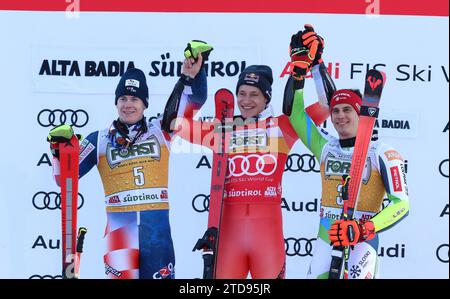 La Villa Val Badia, Italia. 17 dicembre 2023. menÂ&#x80;&#x99;S Giant Slalom alta BadiaPodium Credit: Independent Photo Agency/Alamy Live News Foto Stock