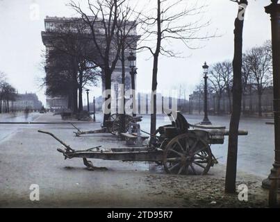 Parigi (VIII arr.), Francia Canonici in mostra avenue des Champs-Elysées, alloggi, architettura, prima guerra mondiale, lampione, lampione, architettura civile pubblica, Canon, Arc, Arcade/Arceau, dopo la guerra, Francia, Parigi, l'arco trionfale, Champs-Elysées, 09/01/1919 - 09/01/1919, Léon, Auguste, fotografo, Autochrome, foto, vetro, Autochrome, foto, positivo, orizzontale, dimensioni 9 x 12 cm Foto Stock