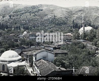 Bursa, Turchia Panorama della città, religione, Habitat, architettura, Monte, montagna, Islam, Minareto, Moschea, Panorama dell'area urbana, architettura religiosa, Turchia asiatica, Bush, Vista dalla Torre dell'Orologio, Bursa, 03/06/1913 - 03/06/1913, Léon, Auguste, fotografo, 1913 - Balcani - Léon Busy e Auguste Léon - (23 aprile - 9 giugno), Autochrome, Photo, Glass, Autochrome, foto, positivo, orizzontale, dimensioni 9 x 12 cm Foto Stock