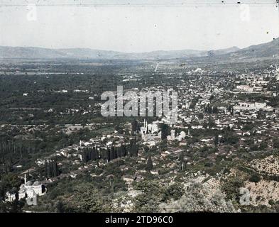 Bursa, Turchia Panorama della città (da ovest a est), natura, ambiente, Habitat, architettura, paesaggio, Monte, montagna, Valle, Panorama dell'area urbana, Turchia asiatica, Bush, Vista su tutta la città di Slope situata a ovest (circa la stessa), Bursa, 03/06/1913 - 03/06/1913, Léon, Auguste, fotografo, 1913 - Balcani - Léon Busy e Auguste Léon - (23 aprile - 9 giugno), Autochrome, Photo, Glass, Autochrome, foto, positivo, orizzontale, dimensioni 9 x 12 cm Foto Stock