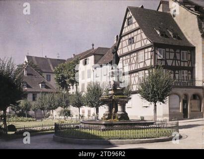 Colmar, Haut-Rhin, Alsazia, Francia, HD, arte, Habitat, architettura, personalità, Statua, esiste in alta definizione, scultura, dimora, personalità artistica, strada, quartiere, impianto idraulico, Fontana, Piazza, Parco, Garden, Half-Timbering, Francia, Colmar, Place des 6 Noirs Montagnes - Fontaine de Bartholdi, Colmar, 21/07/1920 - 21/07/1920, Léon, Auguste, fotografo, 1920 - Alsazia - Auguste Léon (juillet), Autochrome, Photo, Glass, Autochrome, foto, positiva Foto Stock