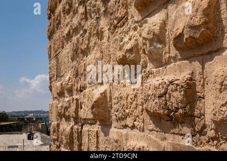 Dettaglio delle pietre delle mura presso il Museo della Torre di David a Gerusalemme. Foto Stock