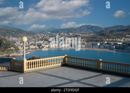 San Sebastián (Donostia), Spagna, baia la Concha vista aerea dal monte Igeldo Foto Stock