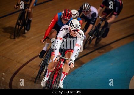 AUGENSTEIN Moritz ( GER ) – RSC Kempten – Querformat - quer - orizzontale - paesaggio - evento/Veranstaltung: DM Omnium 2023 - Deutsche Meisterschaft - categoria/Kategorie: Ciclismo - ciclismo su pista - Campionato Nazionale Omnium - Elite Men - Location/Ort: Europa – Germania - Brandeburgo - Märkisch Oderland - Francoforte Oder - Oderlandhalle - disciplina: Omnium - distanza: . M - Data/riferimento: 16.12.2023 - sabato - giorno 2 - fotografo: © Arne Mill - frontalvision.com Foto Stock