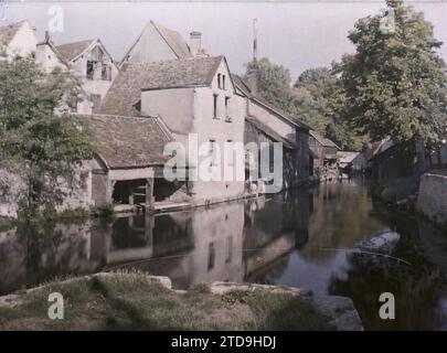 Chartres, Francia Wash case sulle rive dell'Eure viste dalla passerella pedonale, rue des Trois Moulins, abitazioni, architettura, natura, ambiente, fiume, architettura rurale, alloggi, Idrografia, strada, distretto, Francia, Chartres, Banks of the Eure, Chartres, 17/08/1922 - 17/08/1922, Léon, Auguste, fotografo, 1922 - Chartres (Eure-et-Loir) - Auguste Léon - (agosto), Autochrome, Photo, Glass, Autochrome, foto, positivo, orizzontale, dimensioni 9 x 12 cm Foto Stock