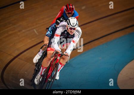 AUGENSTEIN Moritz ( GER ) – RSC Kempten – Querformat - quer - orizzontale - paesaggio - evento/Veranstaltung: DM Omnium 2023 - Deutsche Meisterschaft - categoria/Kategorie: Ciclismo - ciclismo su pista - Campionato Nazionale Omnium - Elite Men - Location/Ort: Europa – Germania - Brandeburgo - Märkisch Oderland - Francoforte Oder - Oderlandhalle - disciplina: Omnium - distanza: . M - Data/riferimento: 16.12.2023 - sabato - giorno 2 - fotografo: © Arne Mill - frontalvision.com Foto Stock