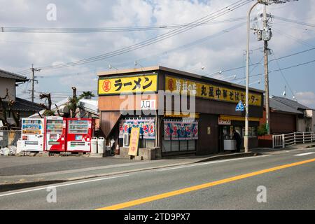 Kurume, Giappone; 1 ottobre 2023: Il negozio Maruboshi Ramen è uno dei più famosi ristoranti di ramen di Fukuoka. Foto Stock