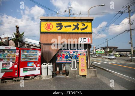 Kurume, Giappone; 1 ottobre 2023: Il negozio Maruboshi Ramen è uno dei più famosi ristoranti di ramen di Fukuoka. Foto Stock