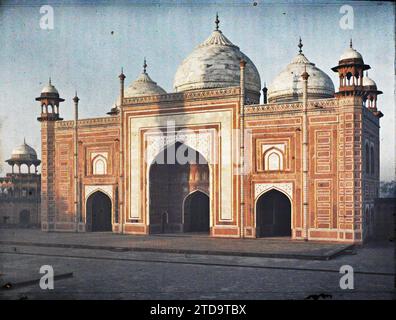 Agra, India la moschea del Taj Mahal, personalità, Habitat, architettura, religione, HD, personalità politica, Tomba, architettura funeraria, Islam, esiste in alta definizione, Imperatore, porta, Cupola, Cupola, Moschea, architettura religiosa, India, Agra, Una moschea del Taj-Mahal, Agra, Taj Mahal, 25/12/1913 - 27/12/1913, Passet, Stéphane, fotografo, 1913-1914 - Inde, Pakistan - Stéphane Passet - (16 dicembre-29 gennaio), Autochrome, Photo, Glass, Autochrome, foto, orizzontale, dimensioni 9 x 12 cm Foto Stock