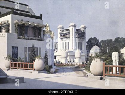 Parigi (7° arr.), Francia Mostra delle Arti Decorative, Padiglione delle Galeries Lafayette, conosciuto come Pavilion de la Maîtrise, Arte, iscrizione, informazioni, Habitat, architettura, Stele, Torre, Scultura, colonna, vaso, terrazza, arti decorative, iscrizione architettonica, balcone, loggia, Trellis, Mostra, Mostra di Arti Decorative, Cupola, cupola, Pergola, decorazione scolpita, architettura effimera, E.A.D. Pavon des Galeries Lafayette (Invalides) Francia, Parigi, Mostra di Arti Decorative, Vista dall'angolo del Padiglione des Galeries Lafayette verso l'Esplanade des Inval Foto Stock