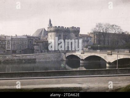 Verdun, Francia, attività economica, Habitat, architettura, iscrizione, informazioni, prima guerra mondiale, pubblicità, fiume, Torre, Ingegneria civile, Campanile, Quay, iscrizione commerciale, architettura fortificata, ricostruzioni, porte, fortificazioni, restauri, industria alberghiera, dopoguerra, balaustra, ponte, Mosa, Verdun, il ponte e la porta Causeway, Verdun, 14/11/1929 - 14/11/1929, Passet, Stéphane, fotografo, 1929 - Province francesi - Stéphane Passet - (26 marzo-18 maggio), Autochrome, Photo, Glass, Autochrome, foto, positiva Foto Stock