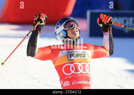 Alta Badia, alto Adige, Italia. 17 dicembre 2023. Audi FIS Ski World Cup, Gigante Slalom 2023 giorno 1; Marco Odermatt (sui) vince l'evento credito: Action Plus Sports/Alamy Live News Foto Stock