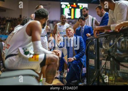 Ludwigsburg, Deutschland. 17 dicembre 2023. Auszeit, Predrag Krunic (Syntainics MBC, Head Coach), GER, MHP Riesen Ludwigsburg vs. Syntainics MBC, Basketball, Bundesliga, easycredit BBL, 11. Spieltag, Spielzeit 2023/2024, 17.12.2023, foto: Eibner-Pressefoto/Sascha Walther Credit: dpa/Alamy Live News Foto Stock