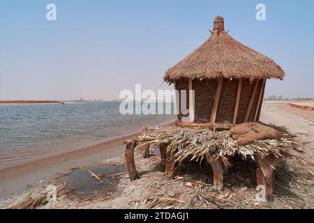 Granai su un'isola di conchiglie, Joal-Fadiouth, Senegal Africa Foto Stock