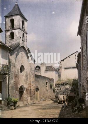 Luzech, Francia, religione, alloggi, architettura, arte, Chiesa, Cristianesimo, Campanile, carrello, via, quartiere, piazza, Medioevo, architettura religiosa, Francia, Luzech, la Chapelle des Pénitents (XII secolo) sulla Place des Consuls, veduta della grande Rue, Luzech, 19/06/1916 - 19/06/1916, Léon, Auguste, fotografo, 1916 - Province francesi - Jean Brunhes, Auguste Léon et Georges Chevalier - (aprile-luglio), Autochrome, Photo, Glass, Autochrome, foto, positiva Foto Stock