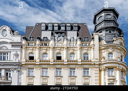 Vienna - Vienna (Austria): Häuser an der Linken Wienzeile (Naschmarkt) Foto Stock