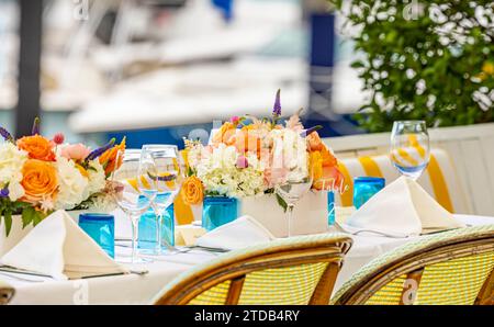 immagine dettagliata di un tavolo colorato Foto Stock