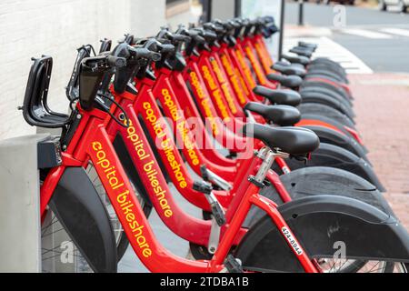 Washington, DC - Capital Bikeshare Bicycles disponibili per l'uso a Washington, in zona Anacostia. Foto Stock