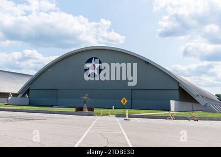 Appendiabiti per esposizione aerea all'esterno del National Museum of US Air Force a Dayton, Ohio, USA Foto Stock