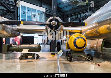 Replica di armi nucleari usate nella seconda guerra mondiale per bombardare Hiroshima e Nagasaki Foto Stock