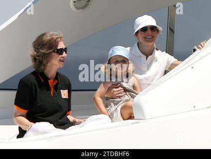 07/29/2008. Palma di Maiorca, 30-7-08.-27a edizione della Coppa del Re di Vela; nell'immagine HM la Regina, sua altezza reale la Principessa delle Asturie e l'Infanta Leonor a bordo della nave Somni.-foto Ernesto acute.archdc. Crediti: Album / Archivo ABC / Ernesto Agudo Foto Stock