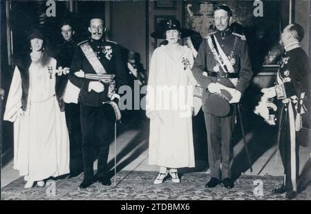 05/01/1923. Bruxelles. Alla reception del Municipio. Solo ritratto dei Re ottenuto durante il Festival. Da sinistra a destra, in primo piano, la Regina Isabella, Don Alfonso XIII, Doña Vittoria Eugenia, re Albert e il sindaco, signor de Max. In secondo luogo, il principe Leopold. Crediti: Album / Archivo ABC Foto Stock