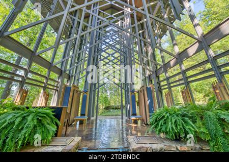 La parte anteriore del premio architettonico della Thorncrown Chapel, un luogo non confessionale per la meditazione e i matrimoni a Eureka Springs, Arkansas. Foto Stock